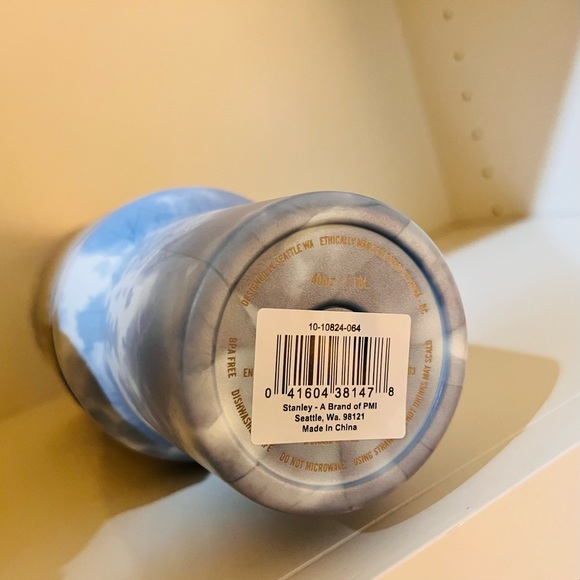 🎉LAST PIECE🎉Stanley 40 oz. Quencher H2.0 FlowState Tumbler Ocean Tie Dye - Picture 9 of 9